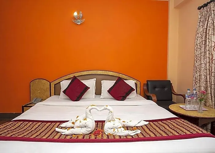 Happy Hotel 3*